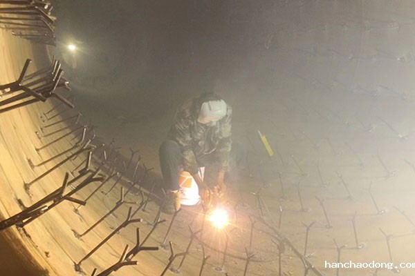 耐火浇注料施工