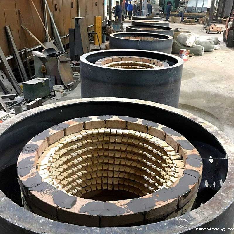 熔铝炉施工现场