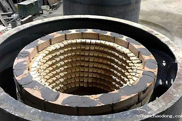 熔铝炉施工现场