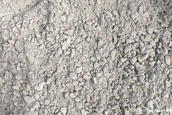 耐火浇注料如何提高热震性